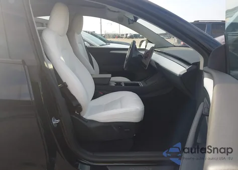 2023 Tesla Model Y Awd/Long Range Dual Motor All-Wheel Drive из США, поврежденный, VIN 7SAYGAEE7PF767951